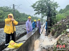 应对持续强降雨 武铁守护华中枢纽畅通